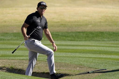 Phil Mickelson holds one-shot lead entering final round of PGA, fans pulling for him: ‘Lets go Lefty’