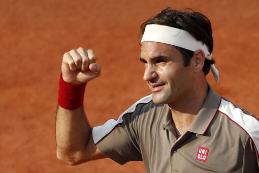Roger Federer laughs after hitting Gael Monfils with low blow in video