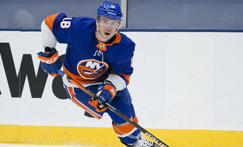 Islanders beat Rangers 3-0 to clinch playoff spot