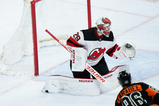 Blackwood has 30 saves as Devils beat Flyers 4-1