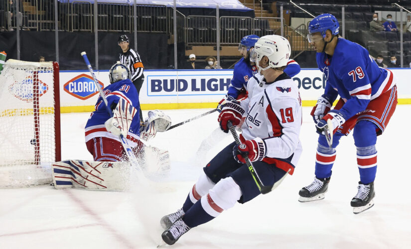 Sprong sends Capitals to 6-3 win, Rangers eliminated