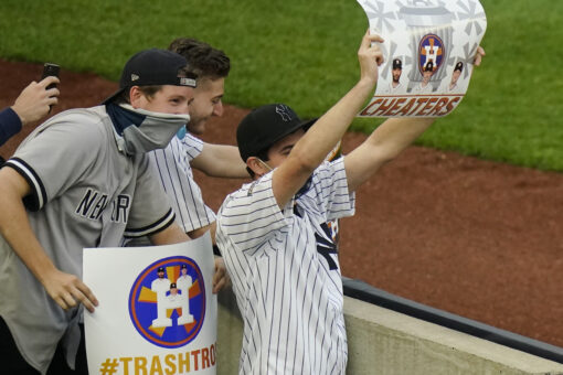 Salty fans, hot Yankees greet Astros in return to Bronx