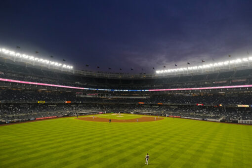 Yankees, Mets to lift capacity limits for vaccinated fans