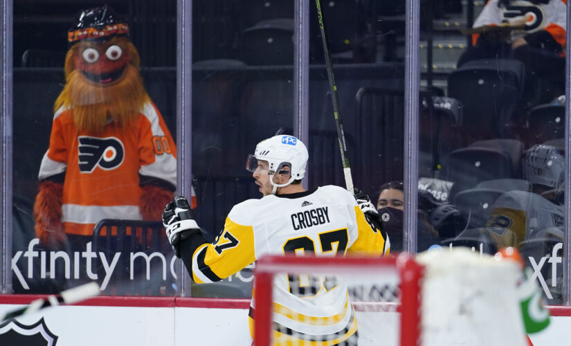 Crosby scores 2 goals as Pens surge past Flyers 7-3