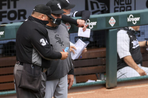 La Russa’s extra-inning gaffe stings White Sox in loss