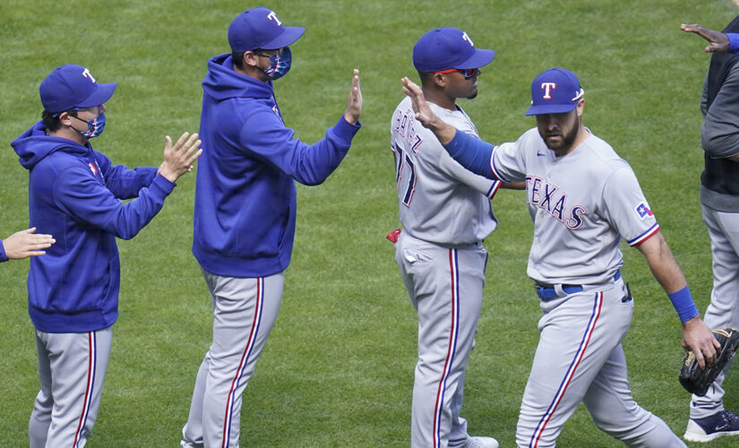 Rangers rally for 4-3 win in 10th vs extra-struggling Twins