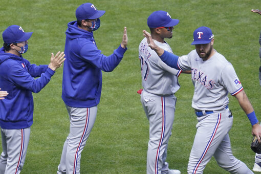 Rangers rally for 4-3 win in 10th vs extra-struggling Twins