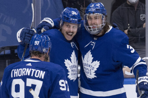 Matthews scores NHL-leading 40th goal, Leafs beat Canadiens