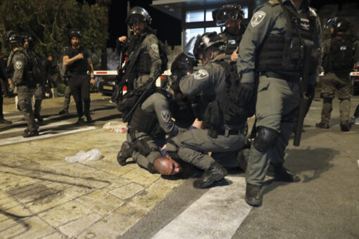More than 200 Palestinians hurt in Al-Aqsa clashes with police