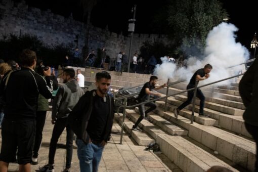 Palestinians, Israel police clash at Al-Aqsa mosque; dozens hurt