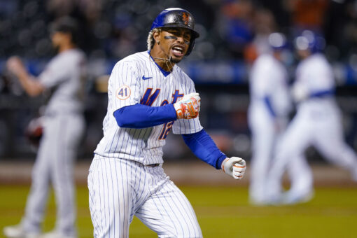 Lindor, Mets rally after dugout dustup; blame vermin debate