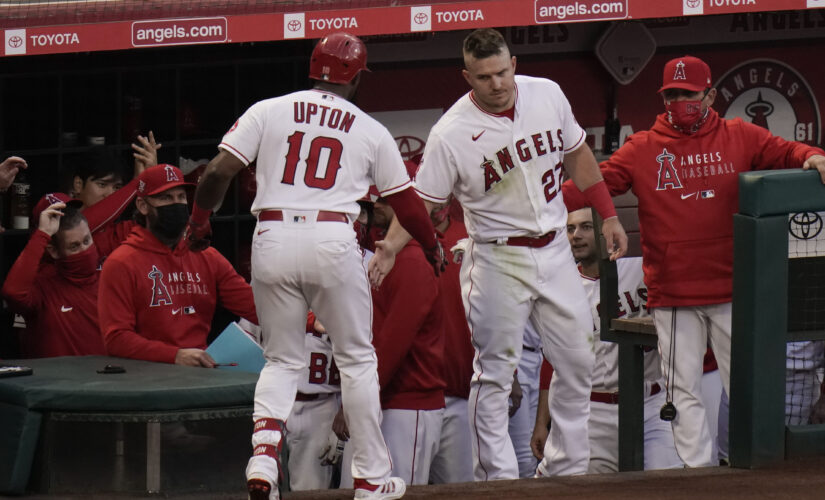 Angels snap 5-game skid, blast Dodgers 9-2 in Freeway Series