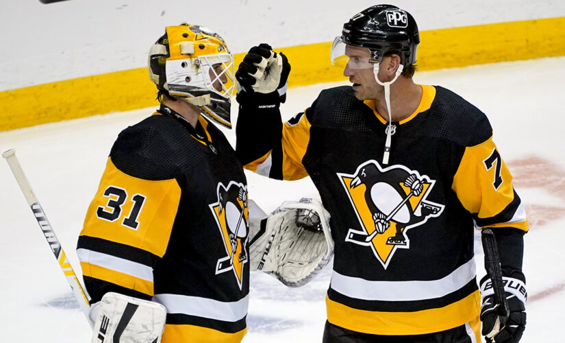 Carter, Lagace help Penguins beat Sabres, clinch 1st in East