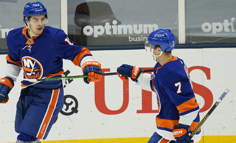Nelson scores 2 as Islanders beat Devils 5-1 in home finale