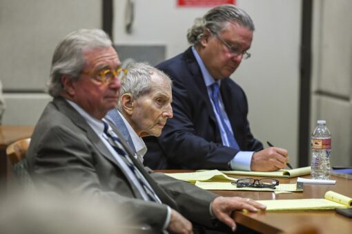 Robert Durst murder trial: Juror removed from panel for reading news