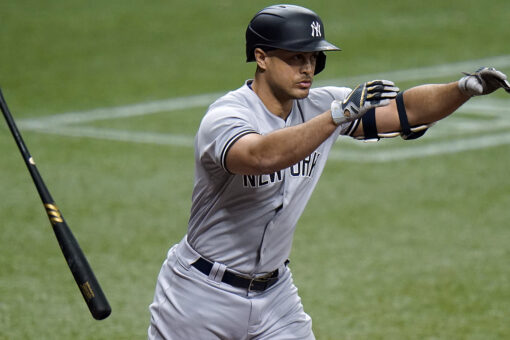 Yankees DH Stanton on 10-day injured list with quad strain