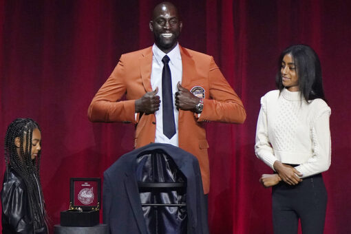 Kevin Garnett snubs former Celtics teammates during Hall of Fame speech