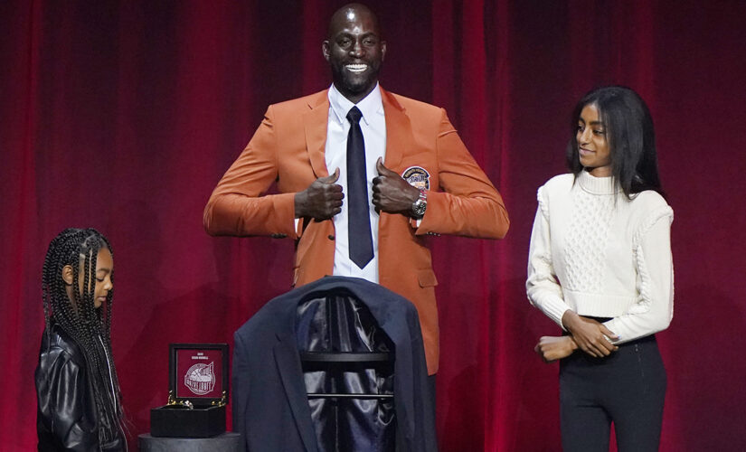 Kevin Garnett snubs former Celtics teammates during Hall of Fame speech