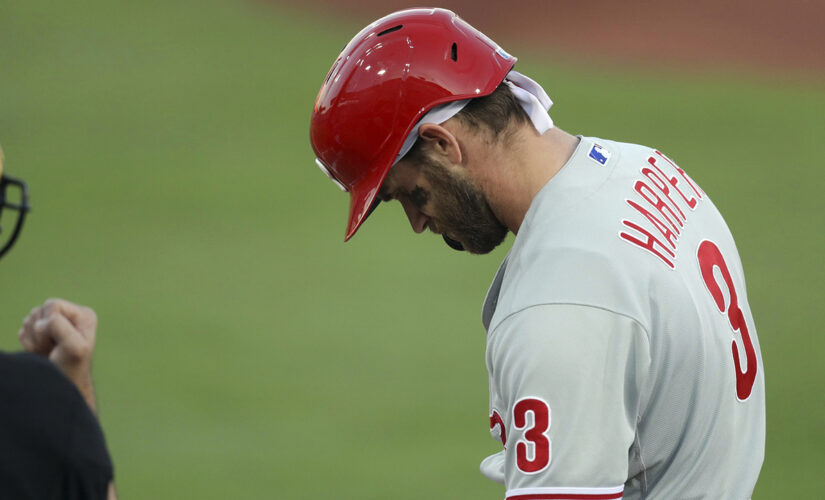 Phillies star Harper exits with sore shoulder, Jays win 4-0