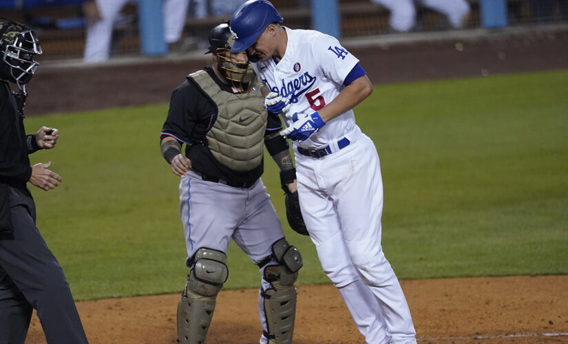 Dodgers’ Seager likely out for a few weeks with broken hand