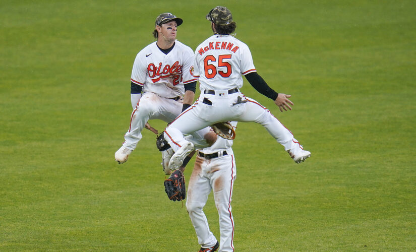 Orioles rally from deficit, beat Yankees 10-6 to avoid sweep
