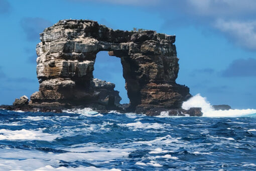 Darwin’s Arch in Galapagos loses its top due to erosion