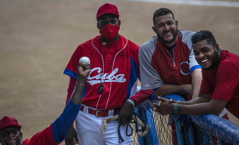 US grants Cuban baseball players visas days before tourney