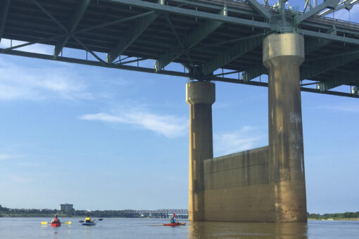 Kayaker’s photos show crack in closed I-40 bridge in 2016