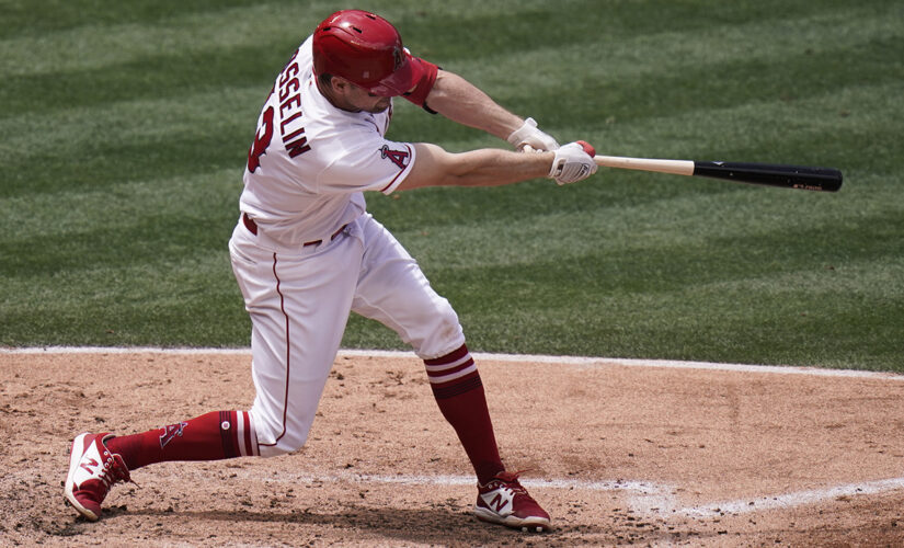 Gosselin hits Angels past Twins 7-1 in doubleheader opener