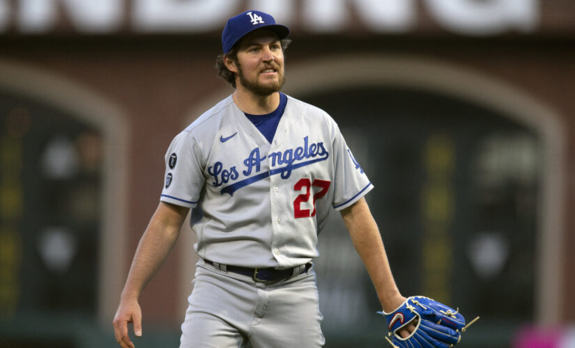 Bauer K’s 11, Dodgers beat Giants for fifth straight win