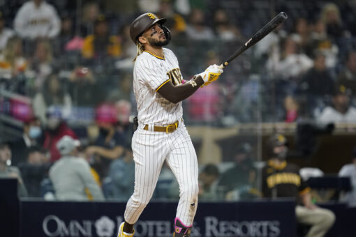 Tatis hits 50th career homer, Padres rout Mariners 16-1
