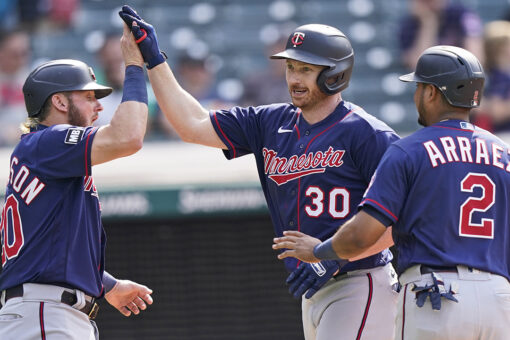 Garlick’s 3-run homer in 10th lifts Twins past Indians