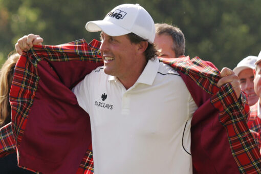 Mickelson tries to focus at Colonial after historic PGA win