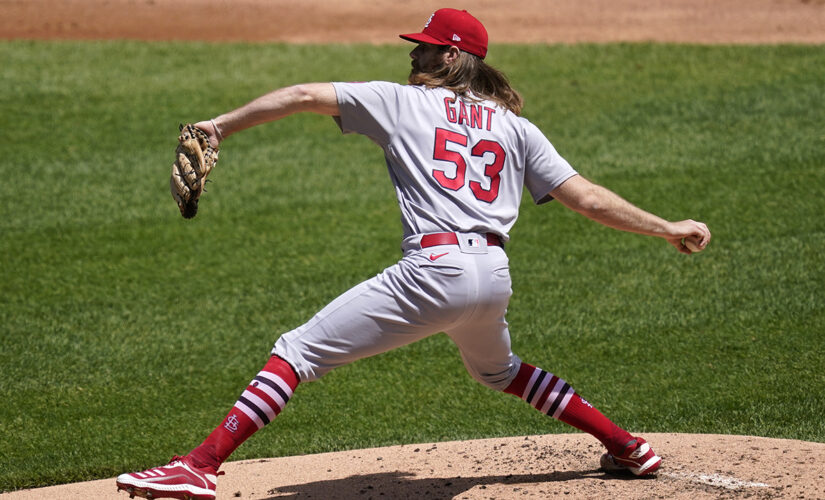 Edman hits 2 HRs, Cards beat White Sox 4-0 to avoid sweep