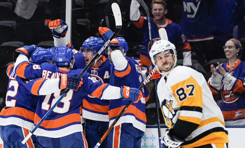 Nelson helps Islanders beat Penguins 5-3 to reach 2nd round