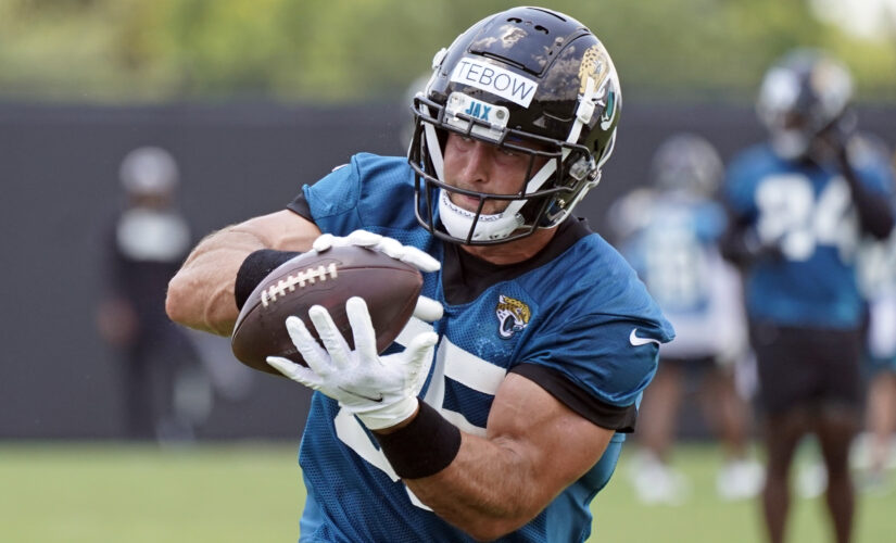 Tim Tebow ‘has improved’ since making TE debut with Jaguars