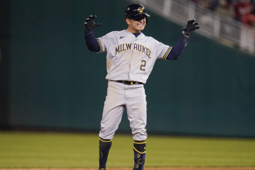 Brewers sweep Nationals in day-night doubleheader