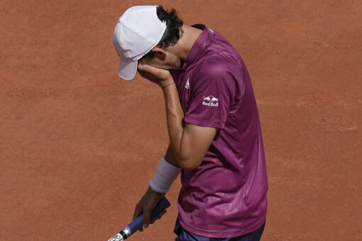 Thiem loses to Andujar in 5 sets at French Open