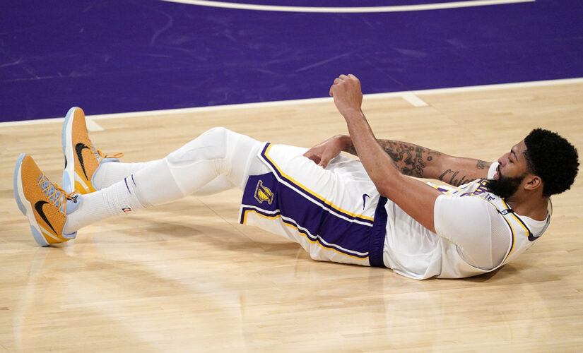 Lakers star Anthony Davis unlikely to play in Game 5 vs. Suns: report