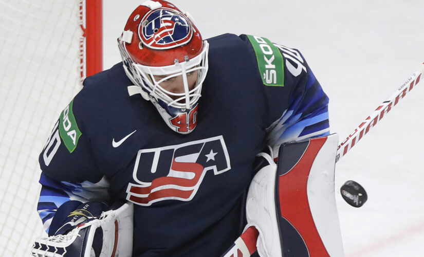 US beats Germany 2-0 for 5th straight win at worlds