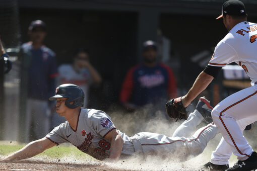 Refsnyder, Twins hand Orioles 14th straight loss, 3-2 in 10