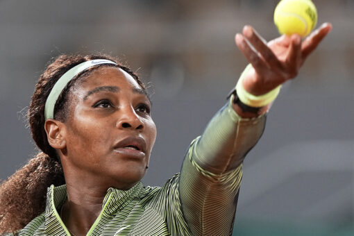 Serena Williams wins in 1st night session at French Open