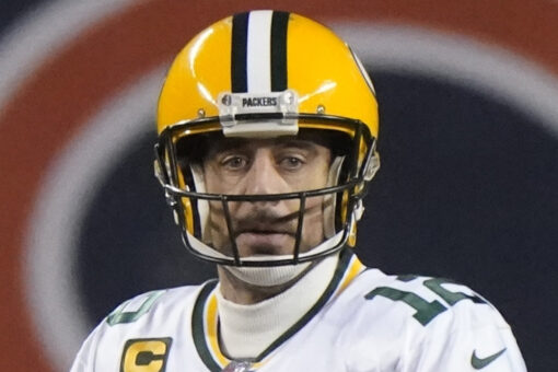 Broncos will pursue Aaron Rodgers if he becomes available: report