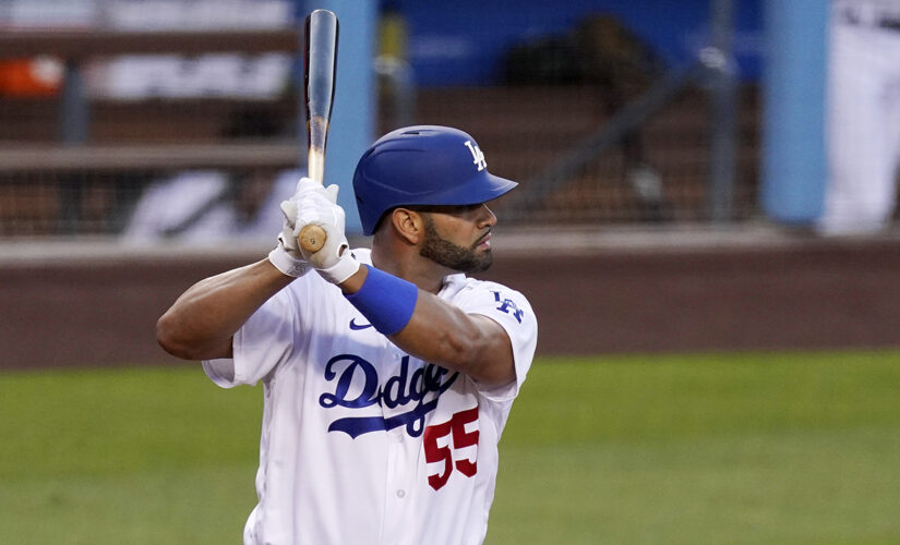 Pujols delivers RBI in debut, Dodgers top Diamondbacks 3-1