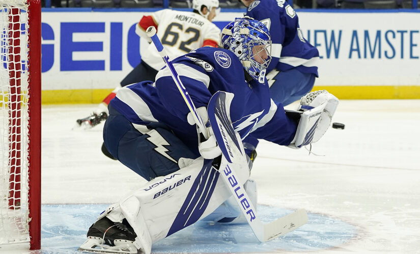 Vasilevskiy, Lightning beat Panthers 4-0 to advance
