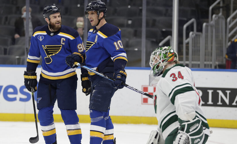 Blues score 7 straight goals to beat Wild 7-3