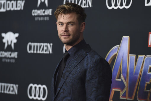Chris Hemsworth’s bulging arm and skinny legs has social media talking