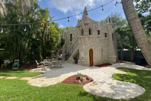 Miniature castle in Florida hits market for $1.75 million