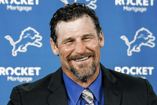 Lions’ Dan Campbell willing to lose arm if it means hoisting Super Bowl trophy