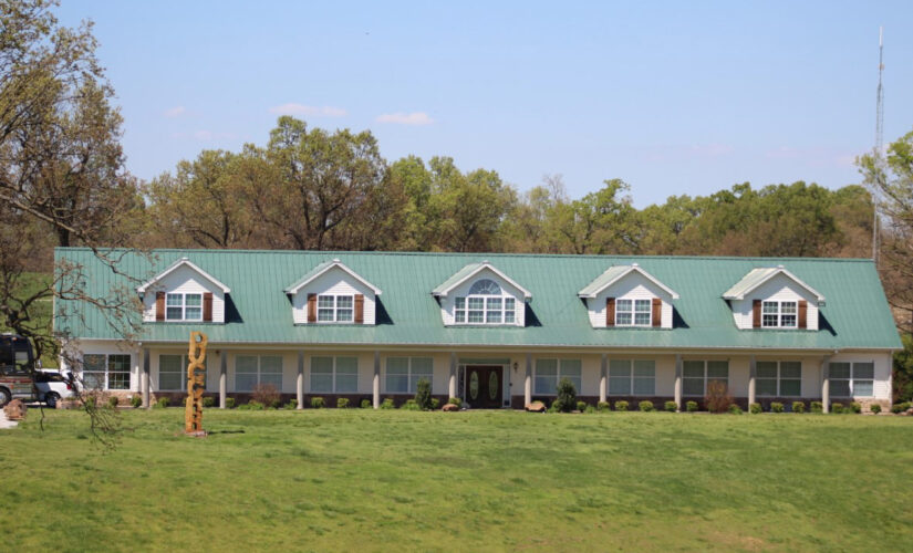 Duggar family’s Arkansas compound quiet amid Josh Duggar’s child porn scandal: photos